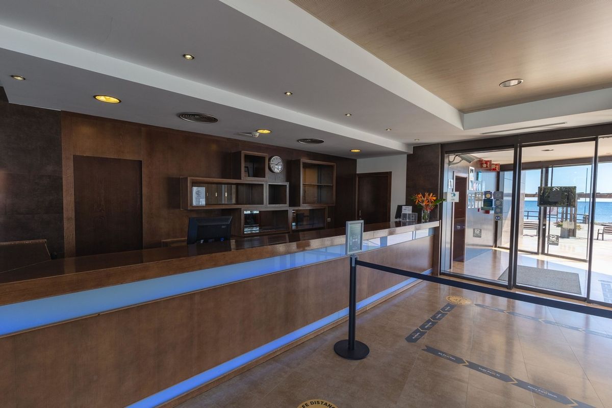 R2 Bahia Playa Design - recepcja / lobby