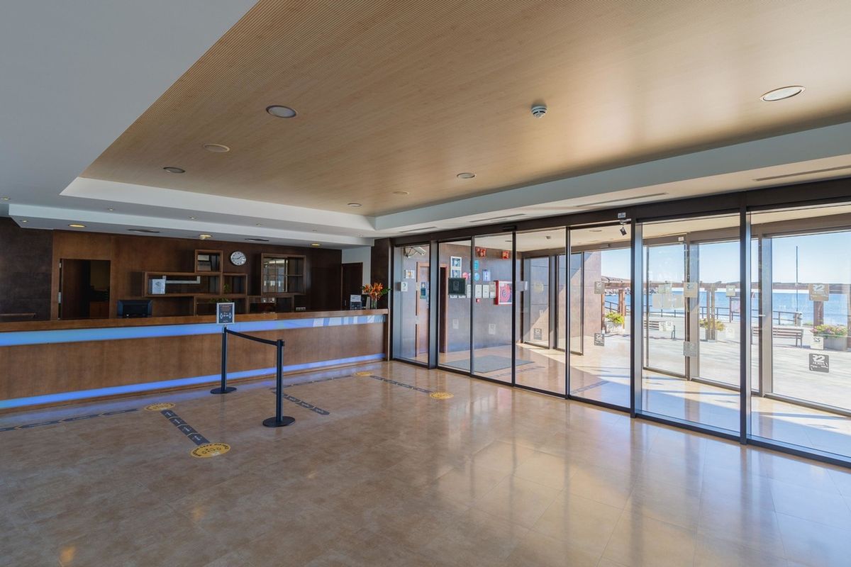 R2 Bahia Playa Design - recepcja / lobby