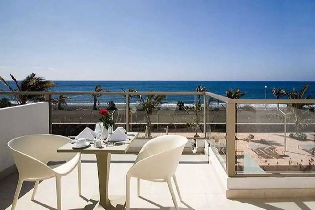 R2 Bahia Playa Design - restauracja