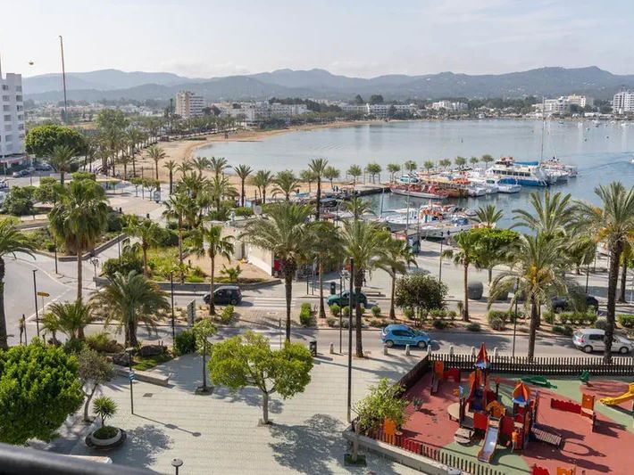 Red Hotel by Ibiza Feeling