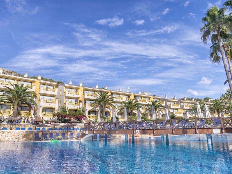 Royal Son Bou Family Club