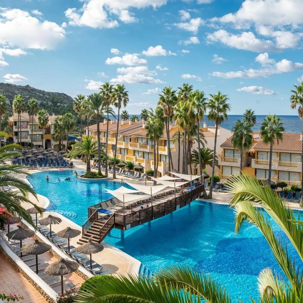 Royal Son Bou Family Club