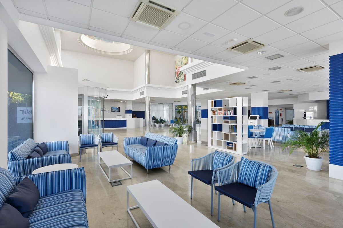 THB Tropical Island - recepcja / lobby