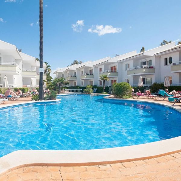 Universal Aparthotel Elisa (Playa de Muro)