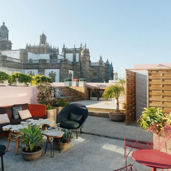 Veintiuno Emblematic