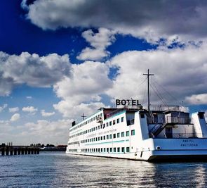 Amstel Botel