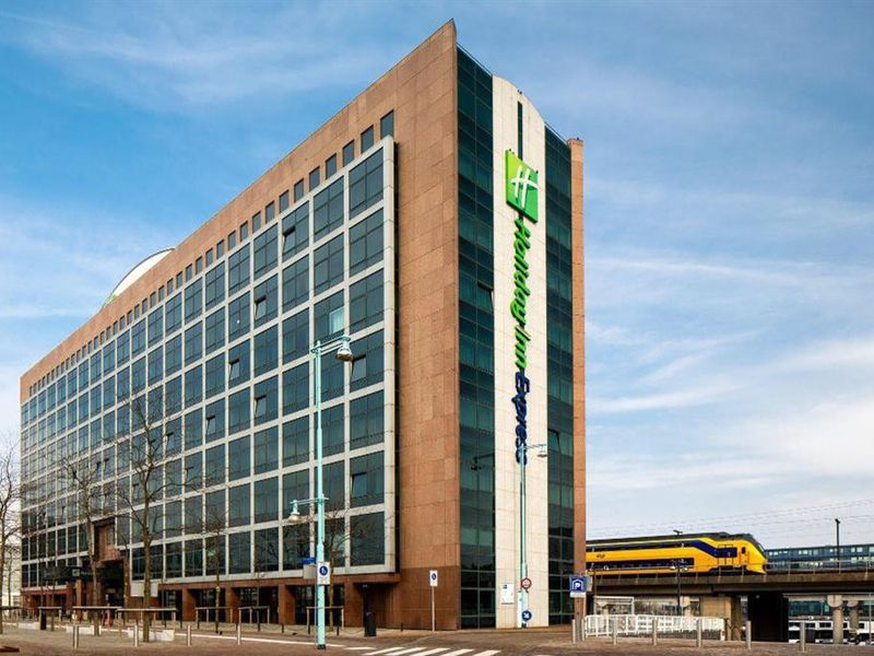 Holiday Inn Express Amsterdam - Sloterdijk Station 3*