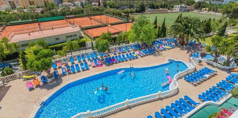 teren hotelu, basen, korty tenisowe