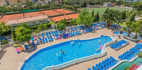 teren hotelu, korty tenisowe, basen