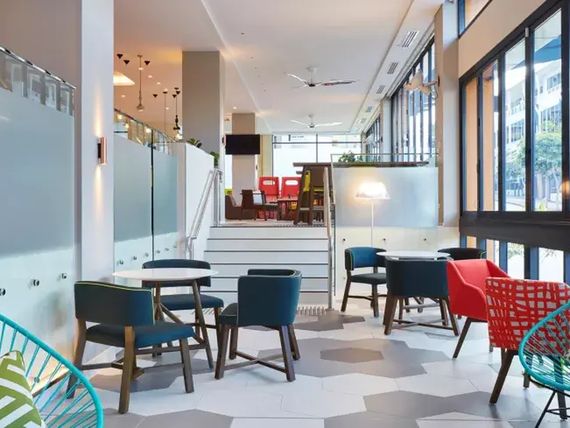 Holiday Inn Express Brisbane Central 4*