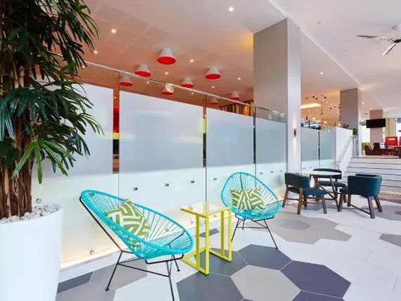 Holiday Inn Express Brisbane Central 4*