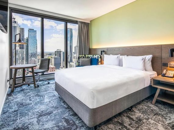 Holiday Inn Express Little Collins 4*