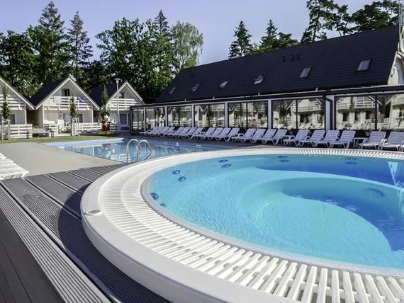 obiekt, teren hotelu, basen