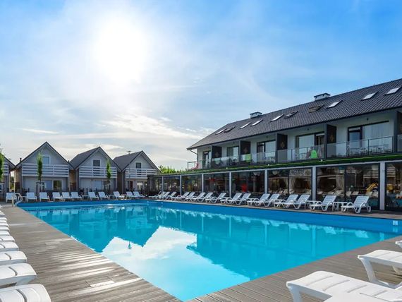 obiekt, teren hotelu, basen