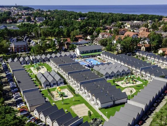obiekt, teren hotelu, basen