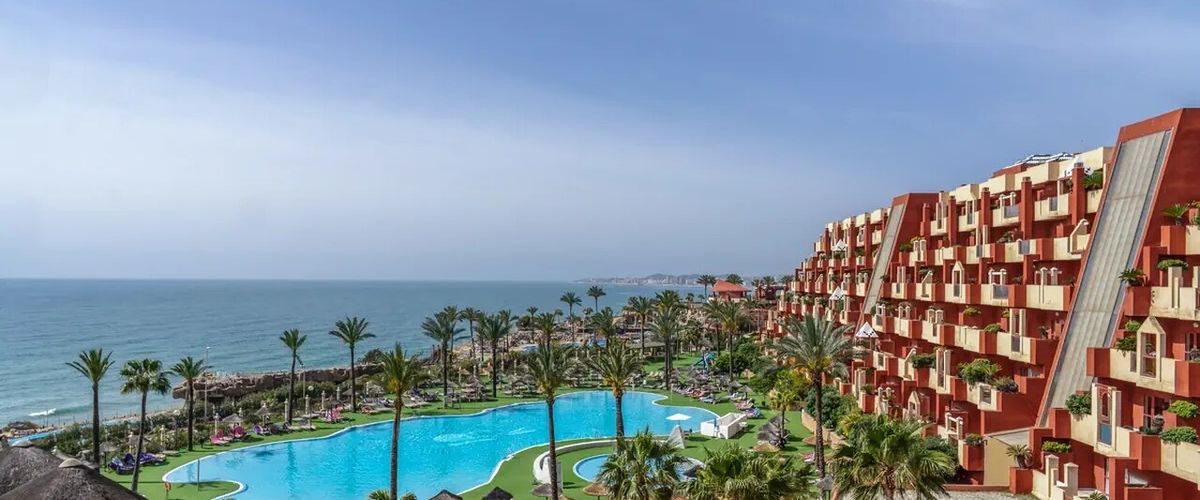 basen, teren hotelu, obiekt