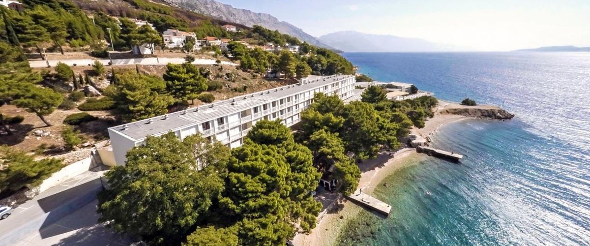 obiekt, teren hotelu