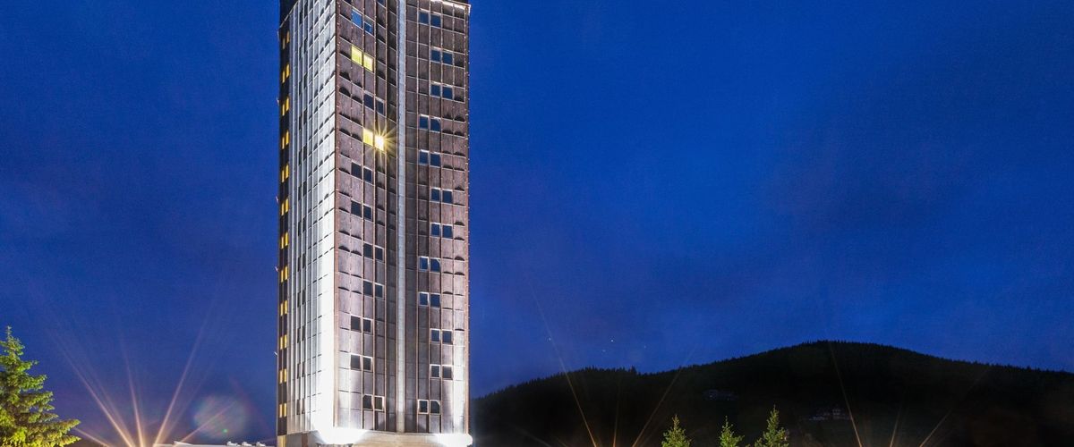 obiekt, budynek główny, teren hotelu