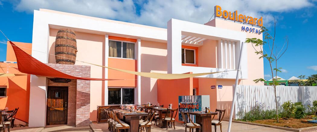 obiekt, budynek główny, teren hotelu