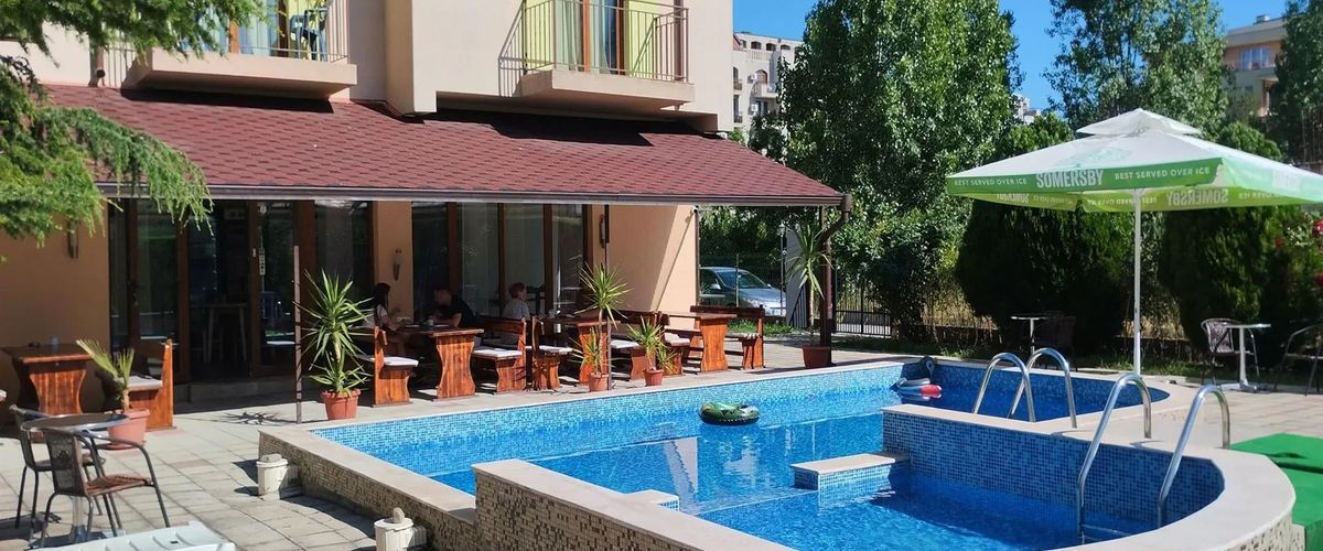 teren hotelu, obiekt, basen