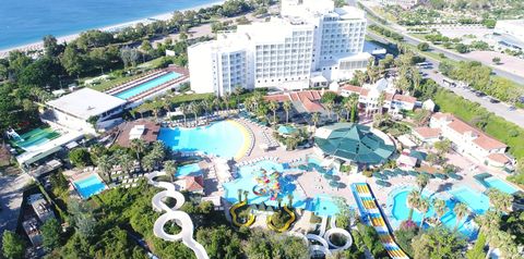 obiekt, teren hotelu, zjeżdżalnia