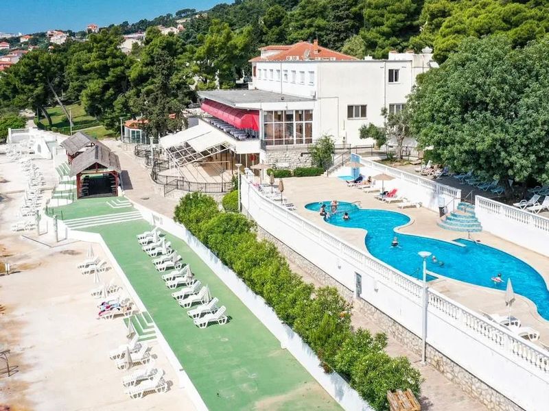 Hotel Val (ex. Jadran)
