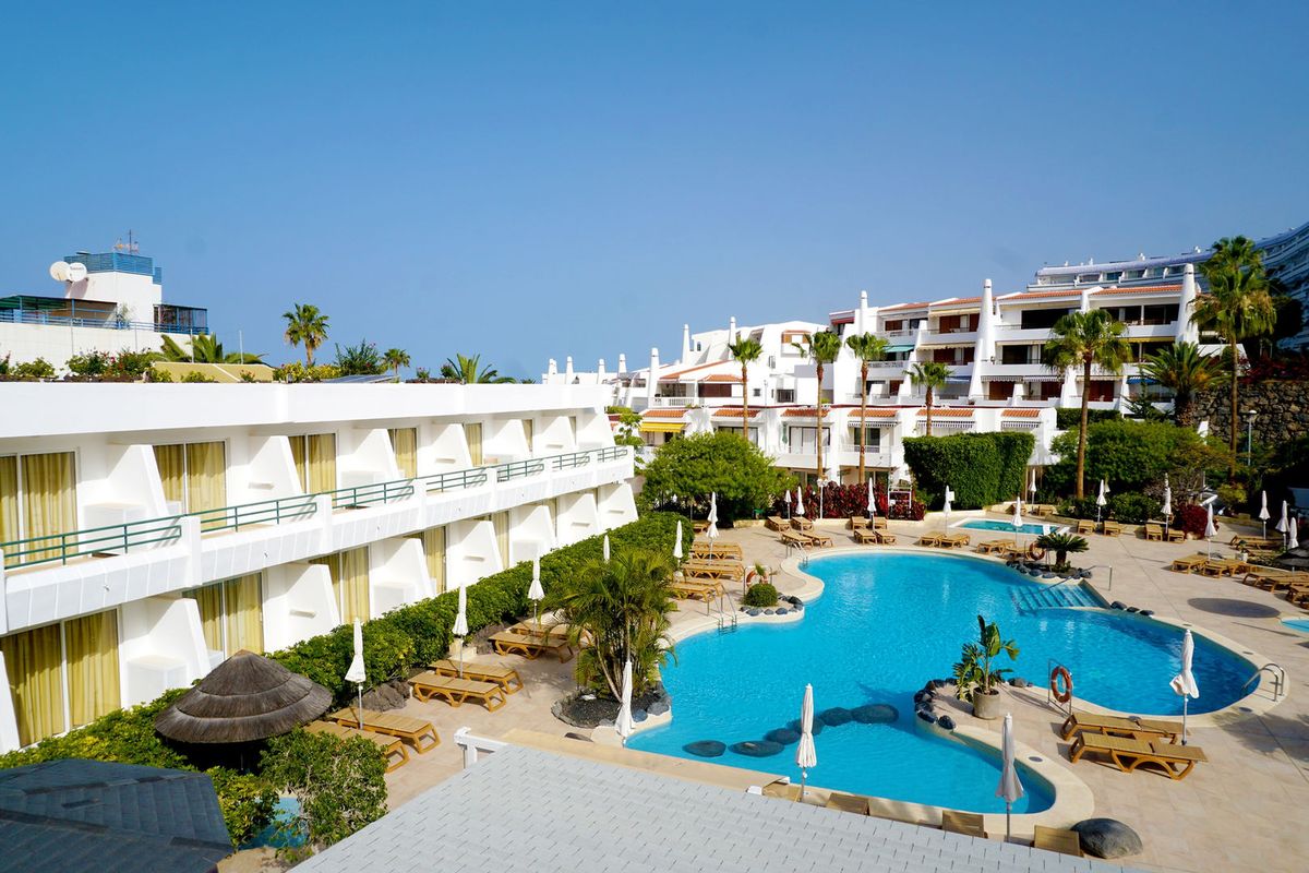 obiekt, teren hotelu, basen