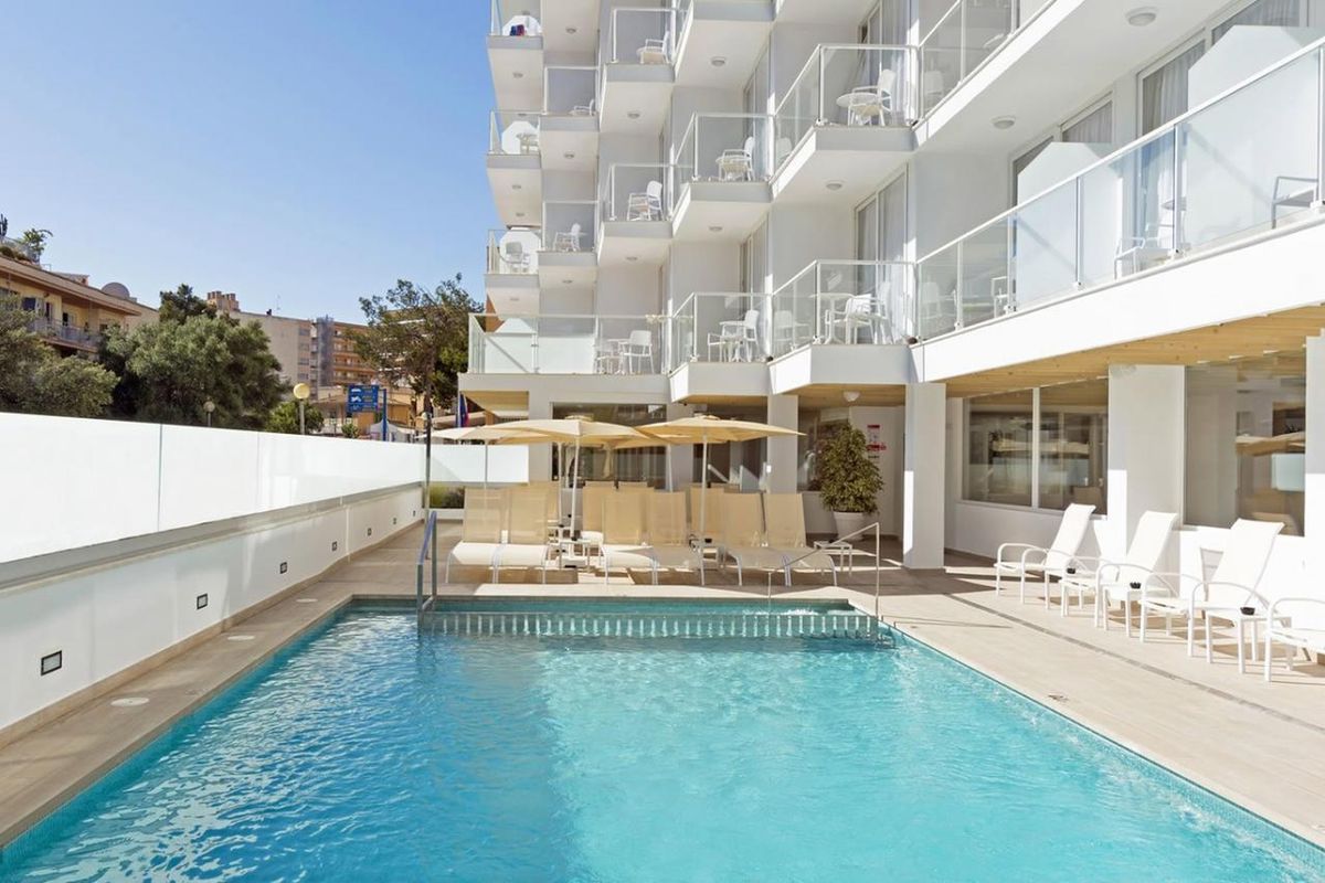 basen, teren hotelu, obiekt