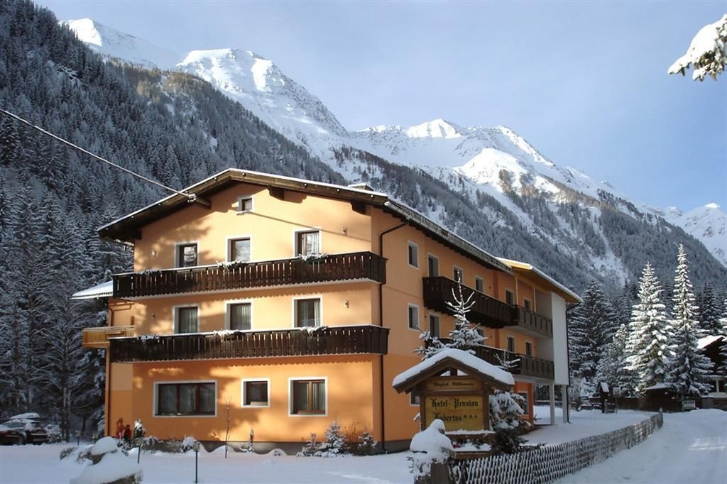 obiekt, budynek główny, teren hotelu