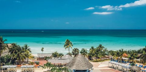 teren hotelu, basen, plaża