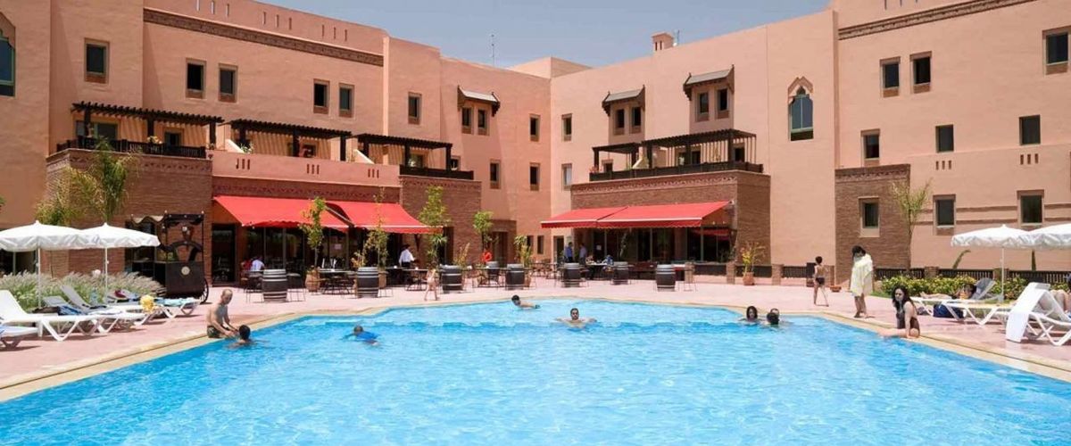 teren hotelu, obiekt, basen