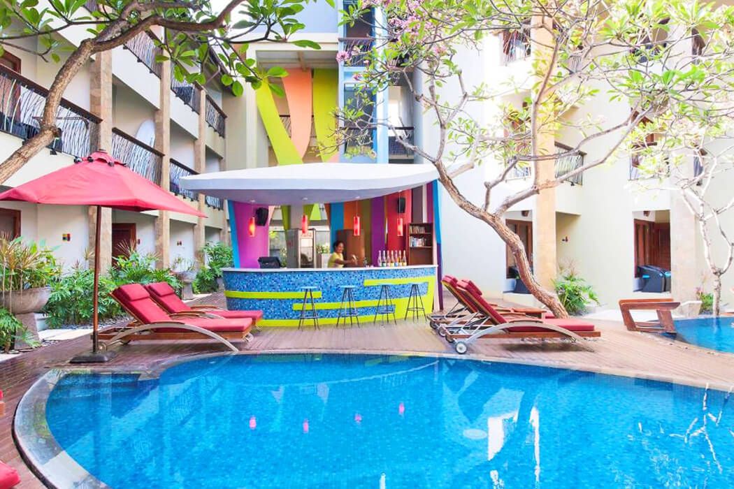 teren hotelu, pool bar, basen