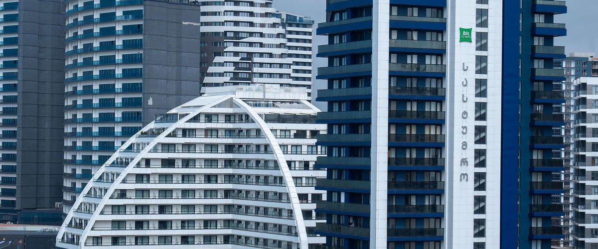 obiekt, budynek główny