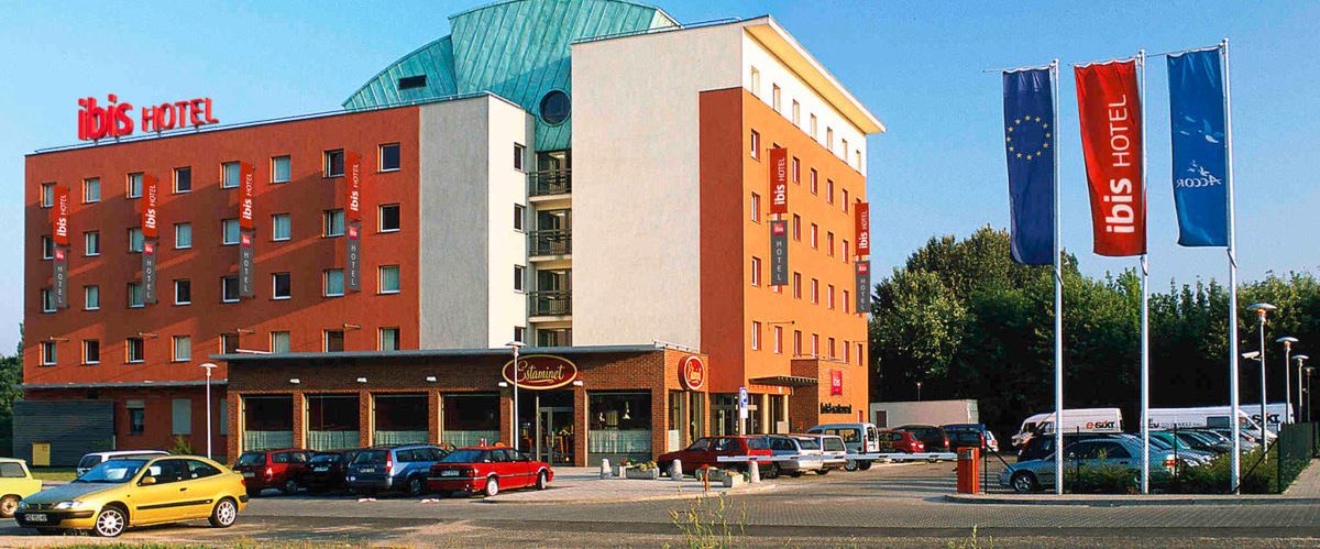 obiekt, budynek główny, teren hotelu