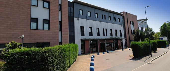 obiekt, budynek główny