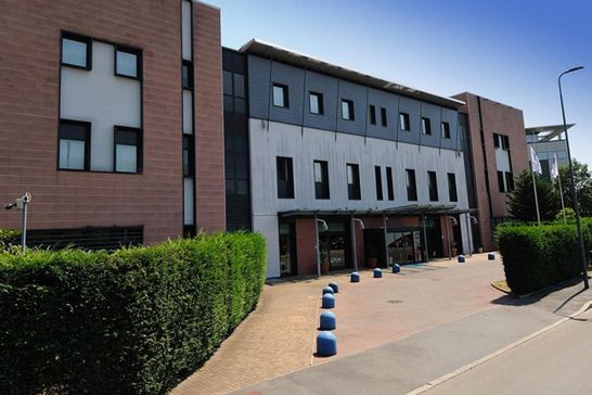 obiekt, budynek główny