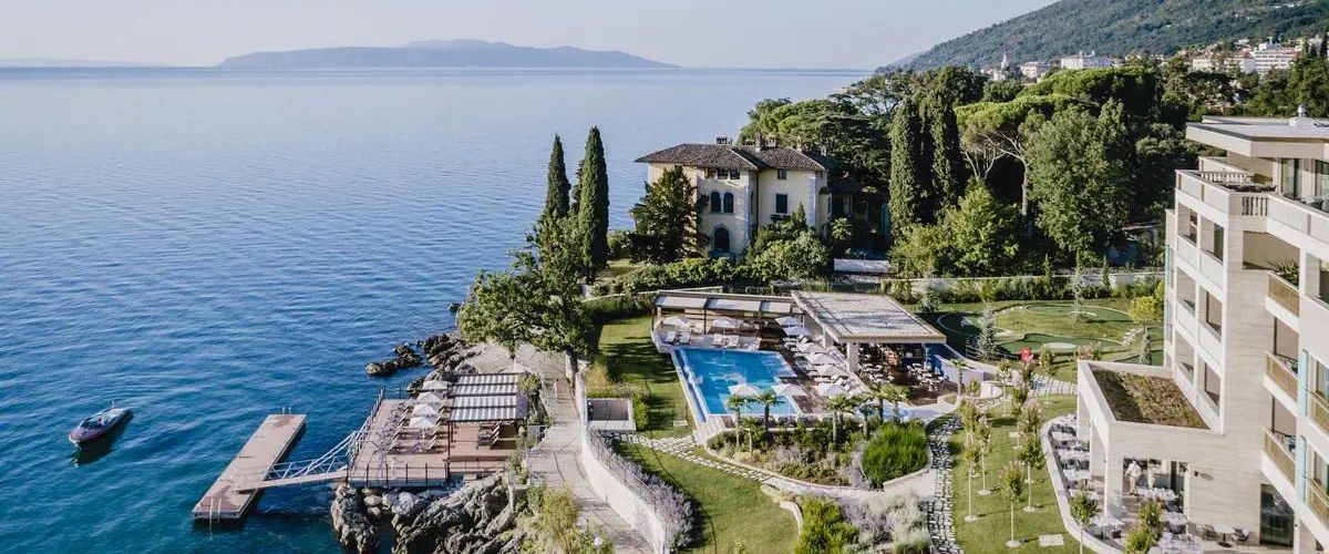 obiekt, teren hotelu, basen