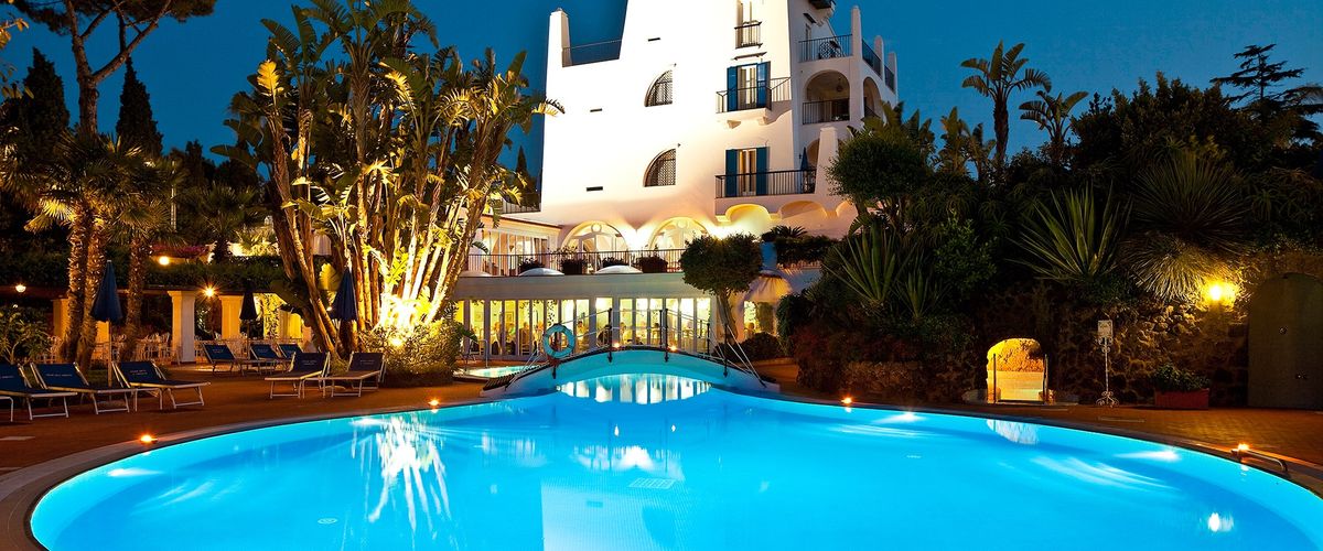 basen, budynek główny