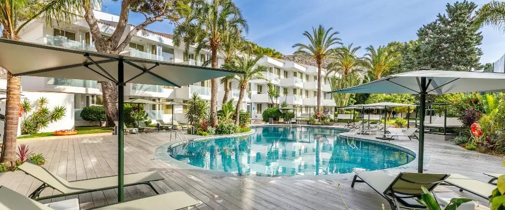 obiekt, teren hotelu, basen