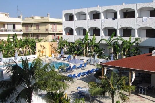basen, teren hotelu