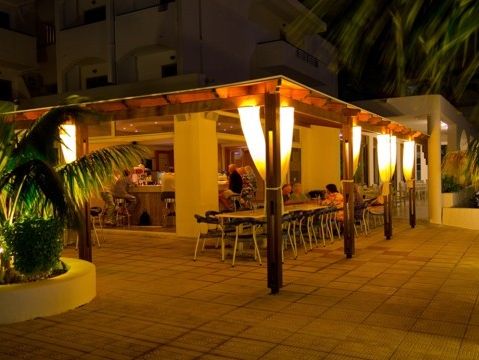 pool bar