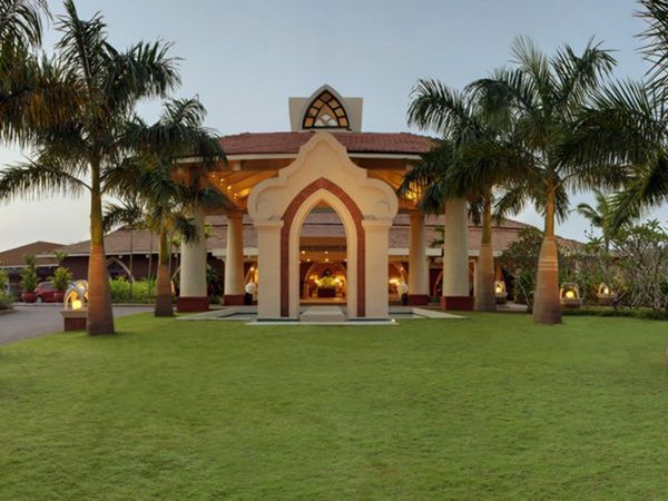 Ramada Caravela Beach Resort 4.