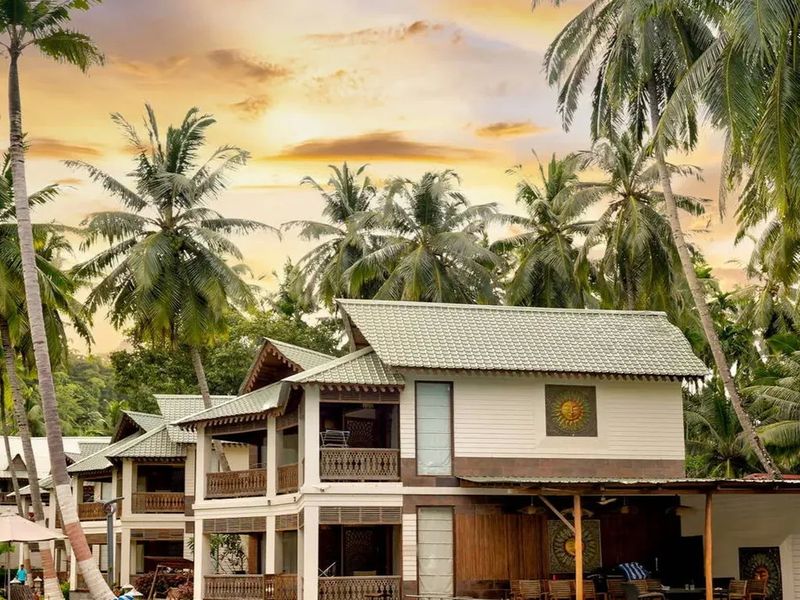 Sandyy Wavess Beach Resort