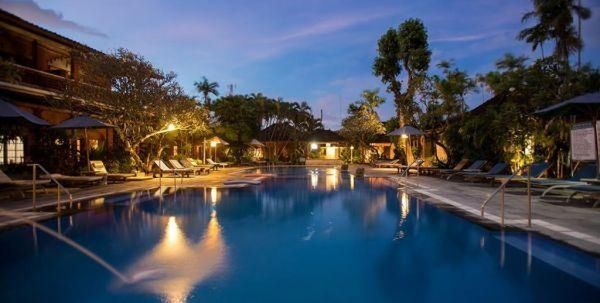 teren hotelu, basen
