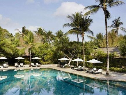 teren hotelu, basen