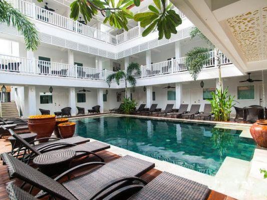 teren hotelu, basen