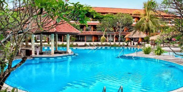 teren hotelu, basen