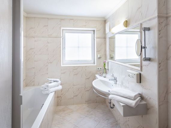 Innertalerhof Wohlfuhlhotel 4*