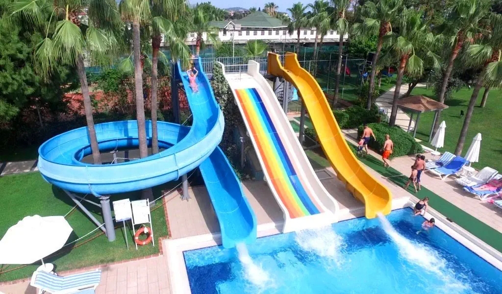 basen, zjeżdżalnia