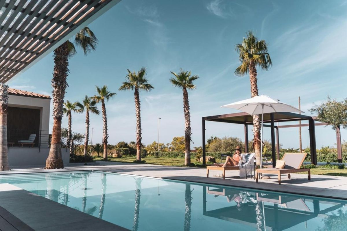 obiekt, teren hotelu, basen